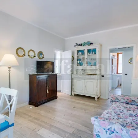 Apartment Mare, 2 Camere, 2 Bagni E Posto Auto, A 50 M Dal Mare! By Alfareal